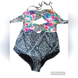 SALE❤️🔥OP SWIMSUIT🧚🏽♀️✨ Floral And Geometric Print NWOT